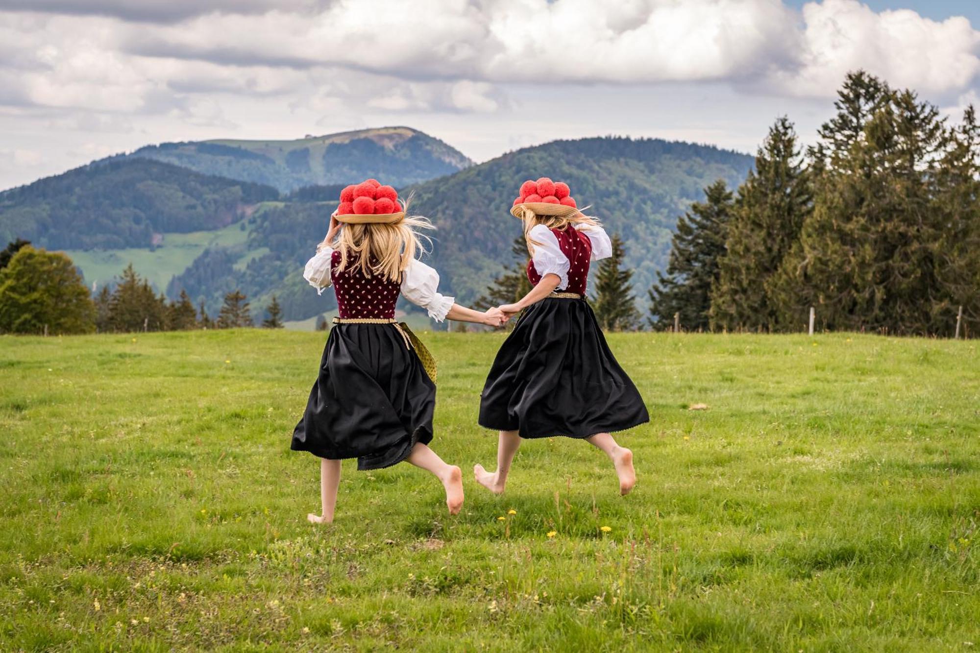 Kurhotel Schluchsee App 1511 - Schwarzwaldhirsch - Mit Innenpool Und Sauna, ชลูคซี ภายนอก รูปภาพ